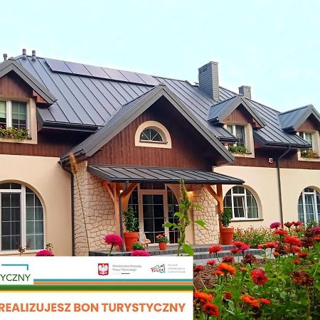جانوويك Dworek Akacja Uslugi Hotelarskie المظهر الخارجي الصورة