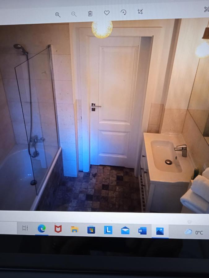جانوويك Dworek Akacja Uslugi Hotelarskie المظهر الخارجي الصورة
